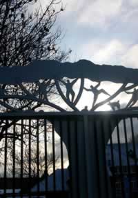 Kender School Gate - click image for larger version